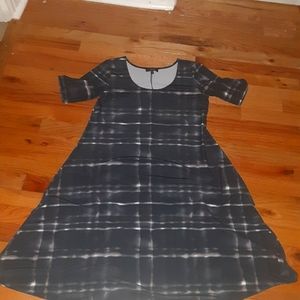 2/$20 Women's navy dress with white tie dye/ plaid print.  Size M. LBISSE brand.